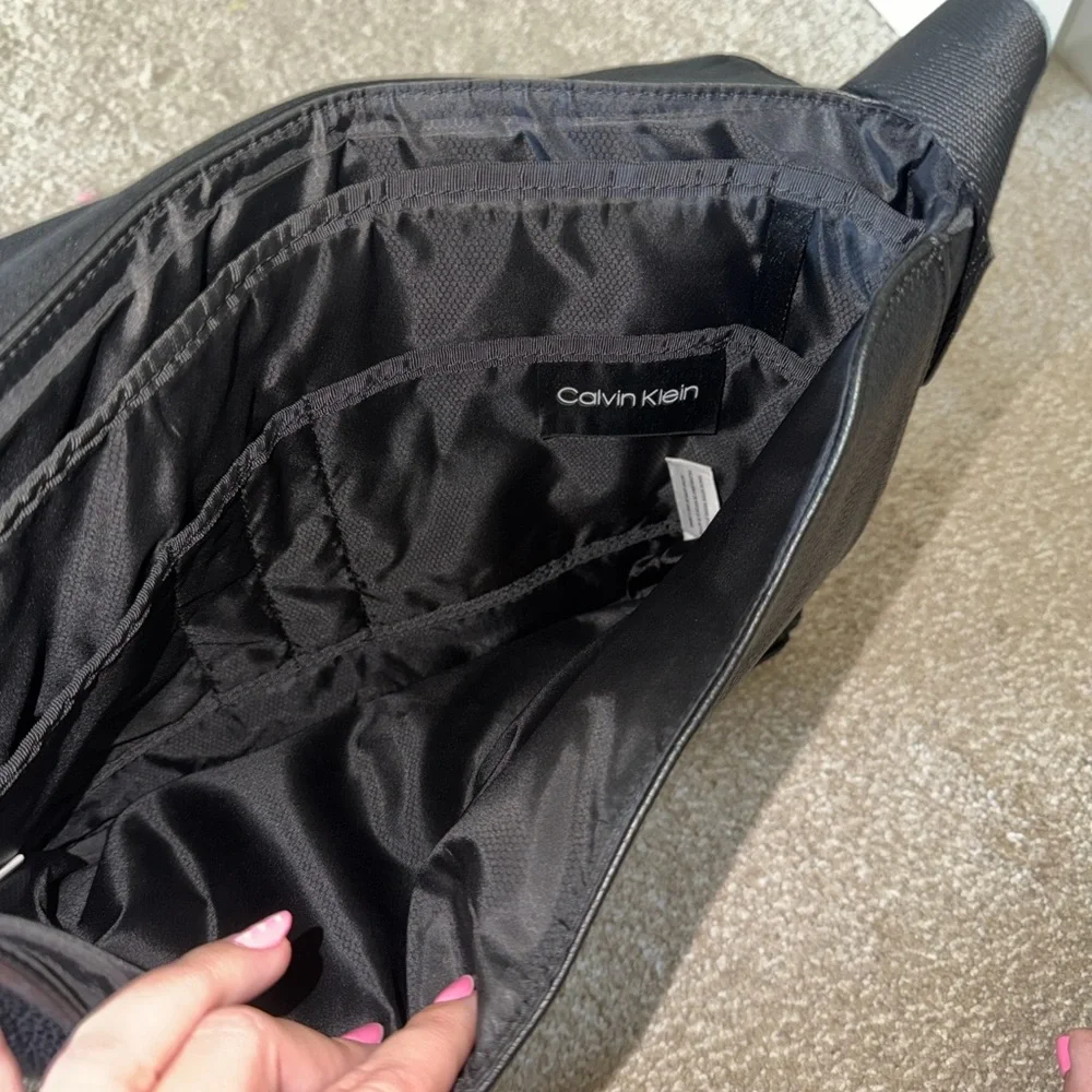 Calvin Klein Textured Black faux leather Messenger Bag